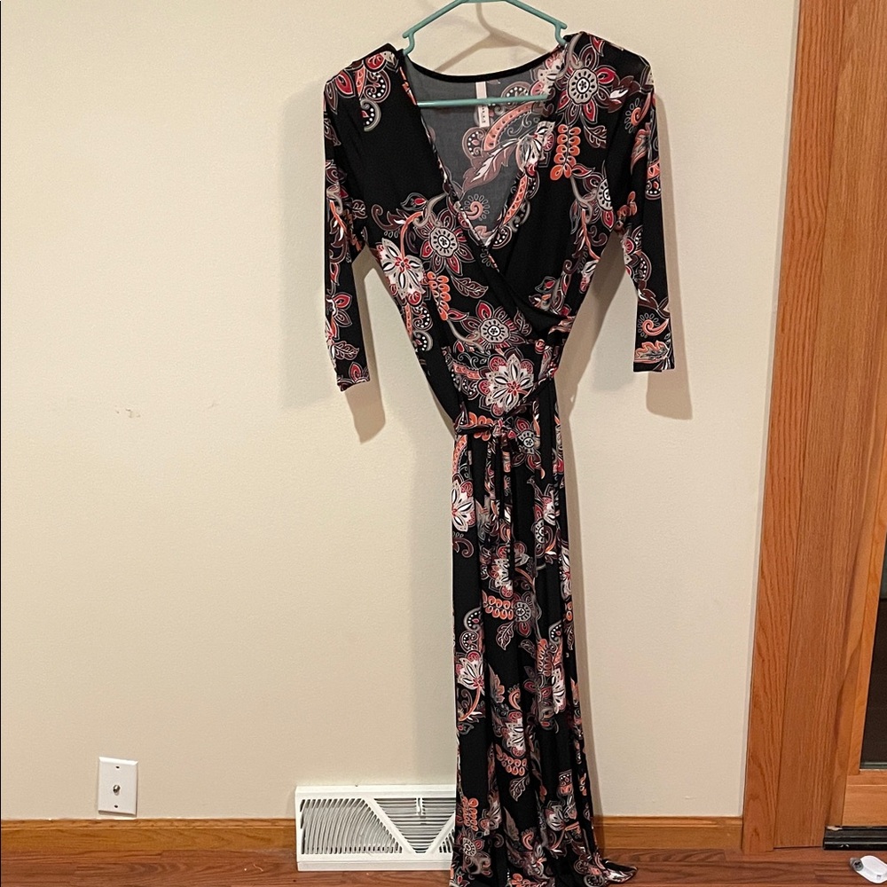 Gilli Black and Pink Floral Long Sleeve Dress
